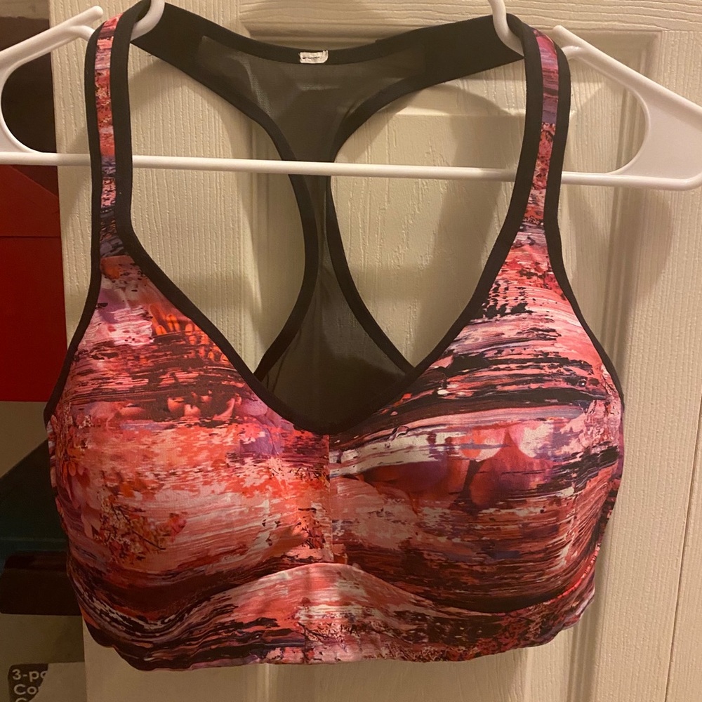 Lululemon bra size 6